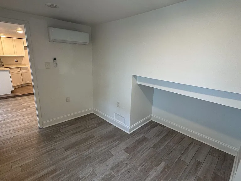 Freshly Renovated 2bd/1ba with New Appliances Near Campus — Photo 12