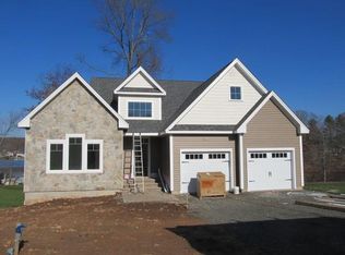 4 Lakeview Pl #4, Middlefield, CT 06455