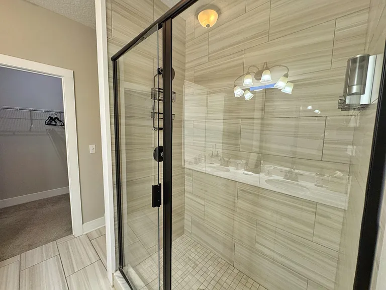 2523 Oleander St — Photo 37