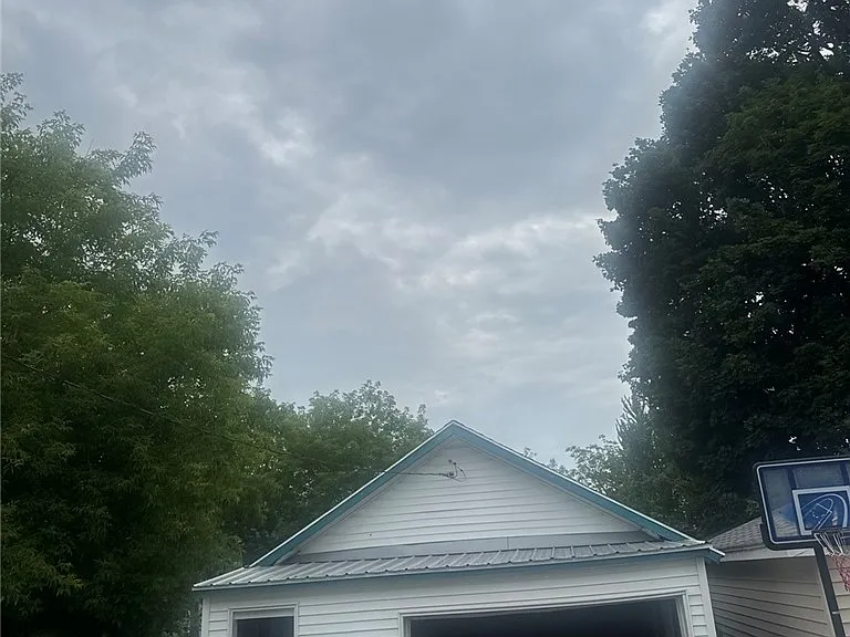 314 S Pleasant St — Photo 25