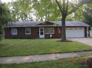 1441 Robinwood Dr, Aurora, IL 60506