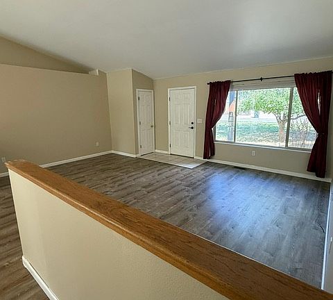 2nd image of 697 Fox Farm Cir