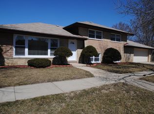 8959 S Albany Ave, Evergreen Park, IL 60805