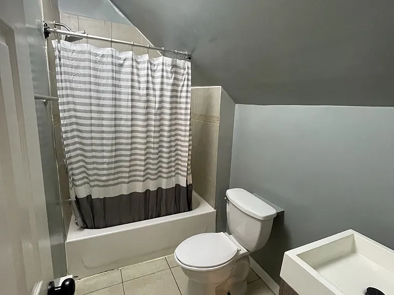 377 S 10th St #3 — Photo 9
