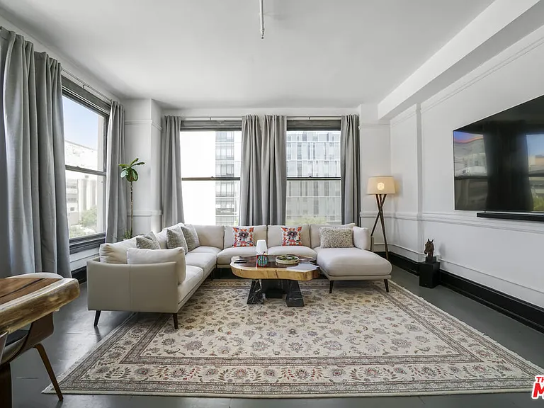 108 W 2nd St #313 — Photo 9