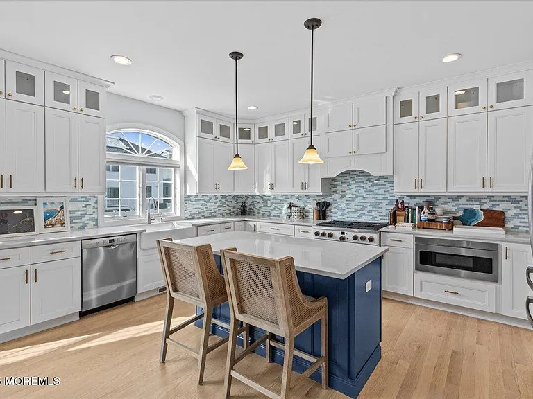 1613 Ocean Ave — Photo 4