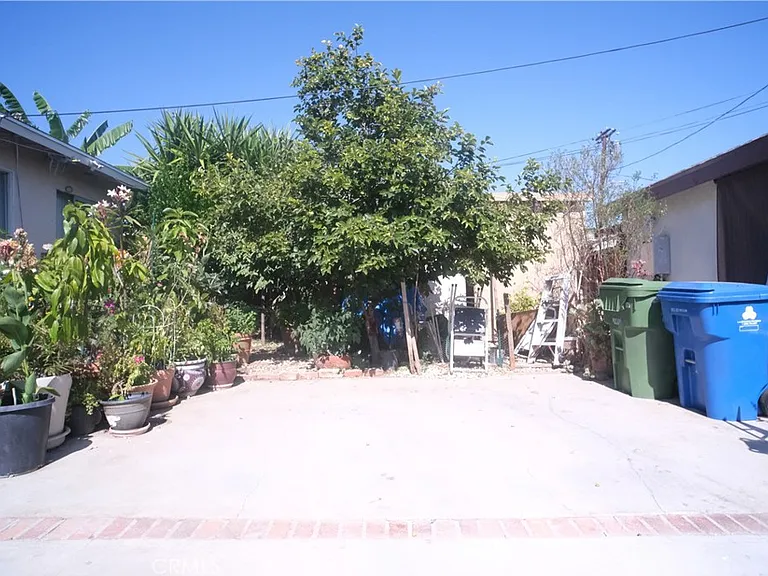 14932 Roscoe Blvd — Photo 4