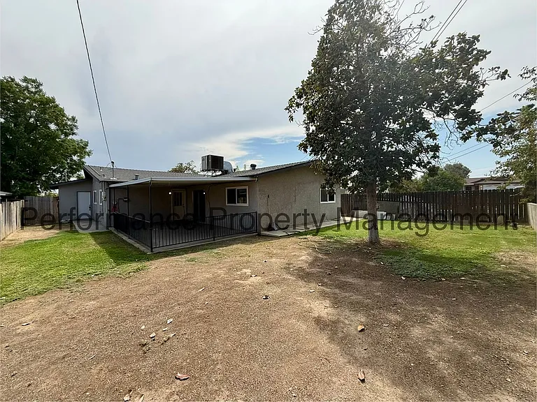 5424 Le Conte Ave — Photo 14