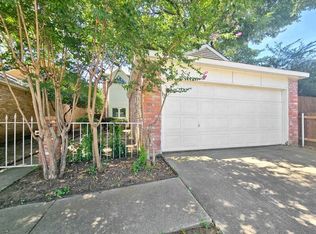 424 Sycamore Ln, Euless, TX 76039