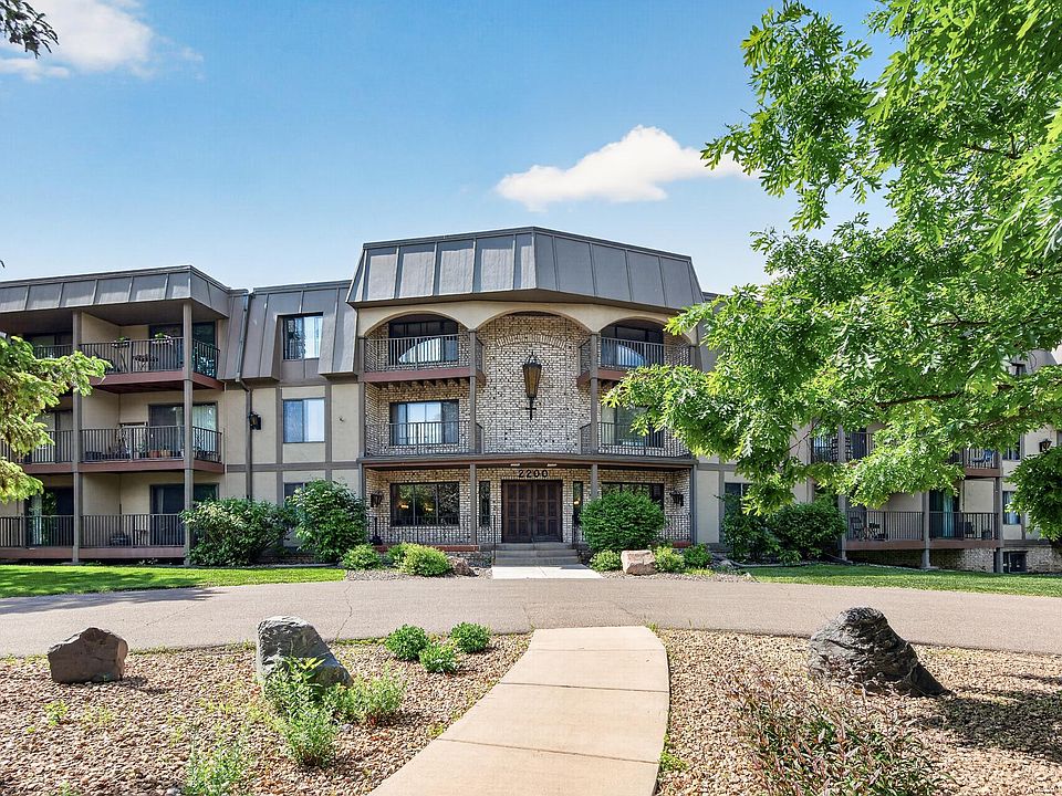 1st image of 2200 Nevada Ave S APT 206