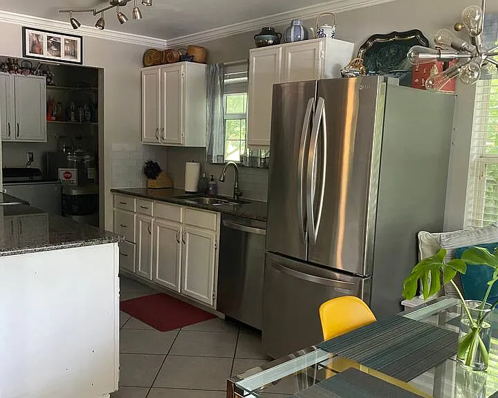 1804 Holly St — Photo 6