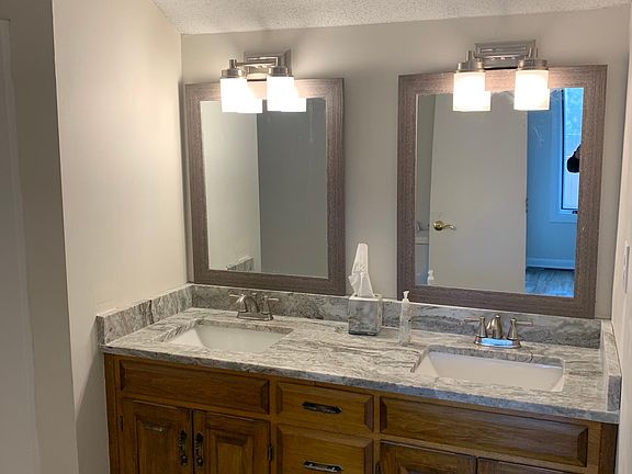 5th image of 13024 Camelot Dr SE
