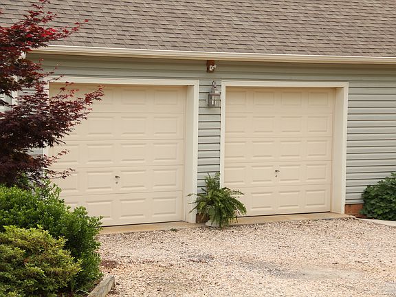 3rd image of 154 Sage Ln