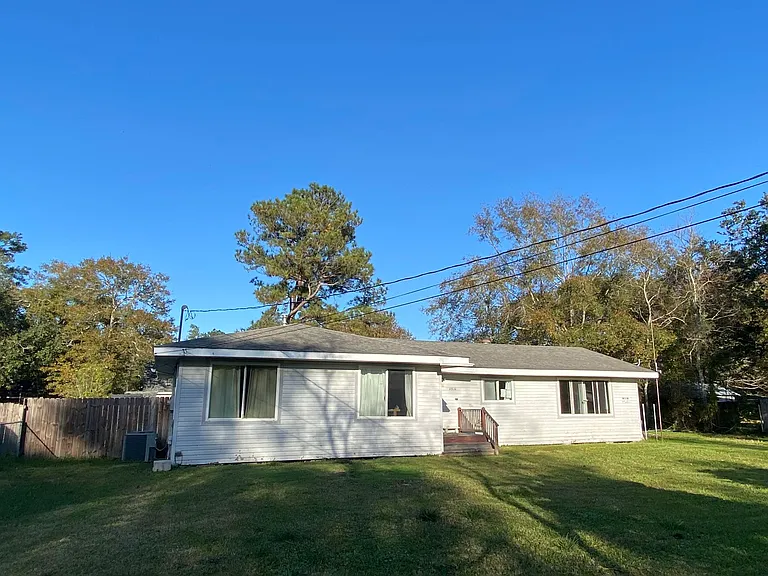 2316 Robin St — Photo 7
