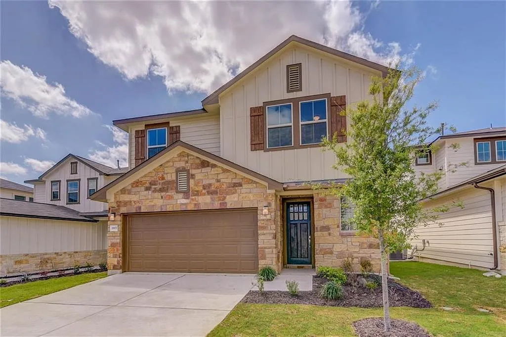 3 bed, 2.5 bath, 2003 sqft, $2,150 — Photo 1