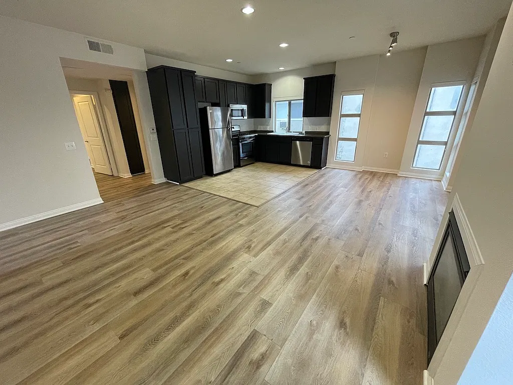 2 bed, 1021 sqft, $2,795 — Photo 2