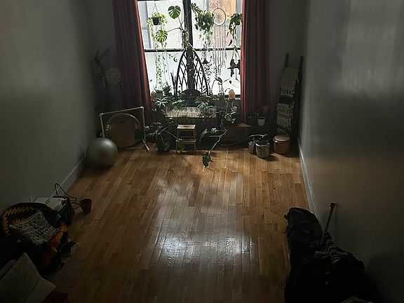 5th image of 41 Kosciuszko St APT 120