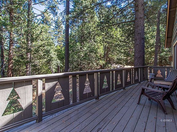 3rd image of 25445 Wrightwood Dr