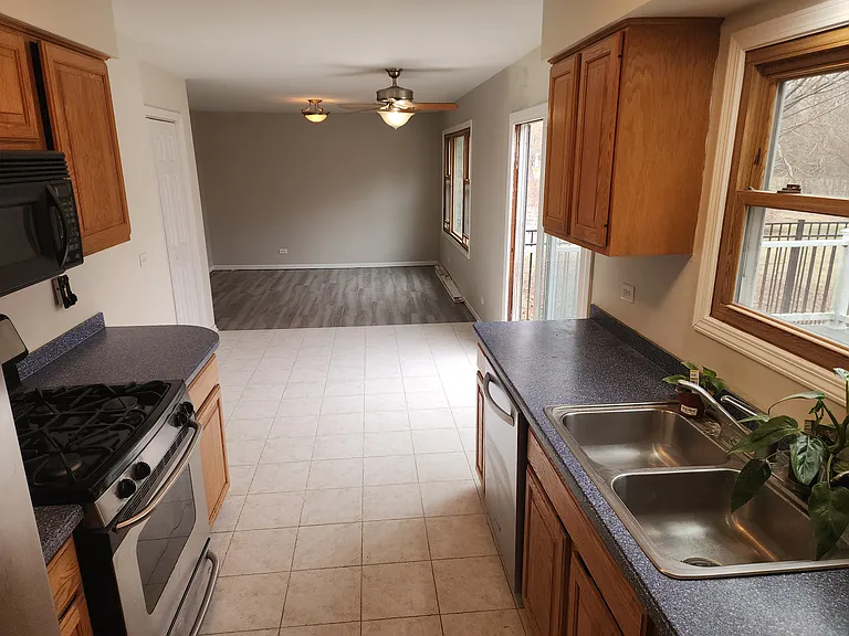 39W496 Hemlock Dr — Photo 19
