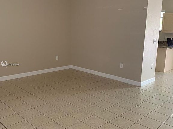 4th image of 375 NE 26th Ave Unit 203