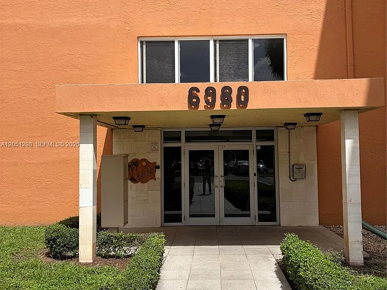 6980 NW 186th St #3-525A — Photo 1