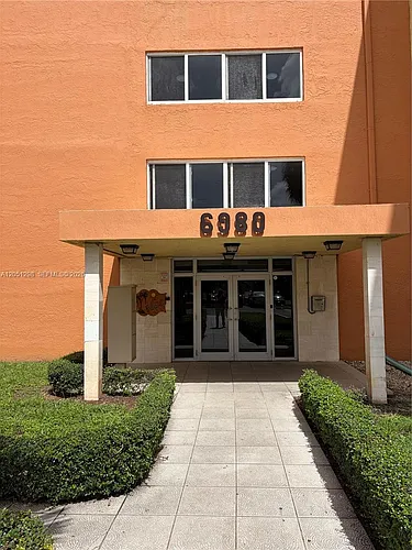 6980 NW 186th St Photo 1