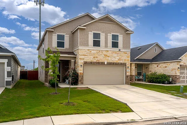 4 bed, 2.5 bath, 2889 sqft, $2,350 — Photo 2
