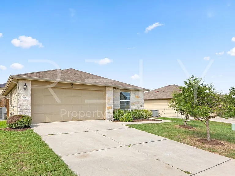 146 Leon River Loop — Photo 3