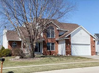 2650 Heather View Cir, Marion, IA 52302
