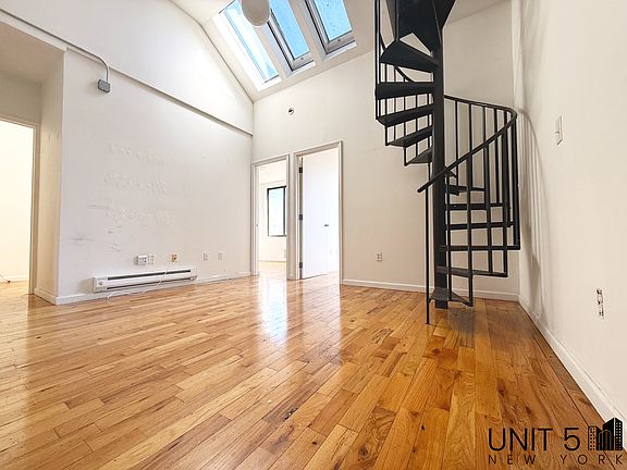 2nd image of 343 Melrose St #4B