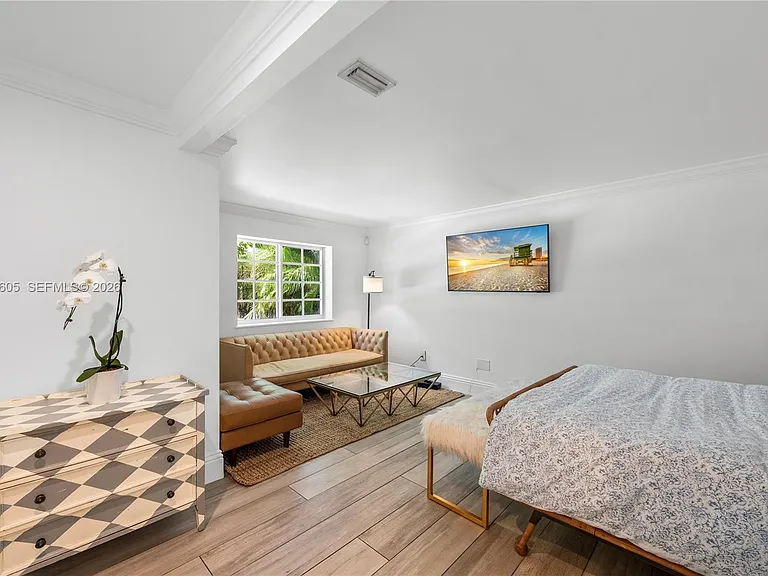 5236 Pine Tree Dr — Photo 17