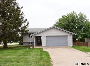 603 8th St, Milford, NE 68405