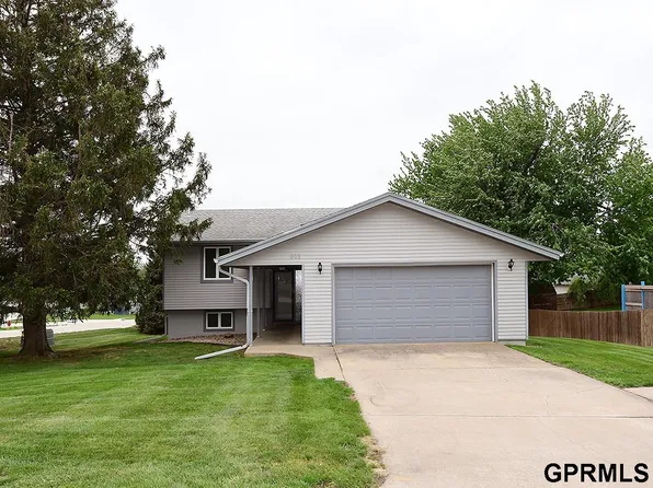 603 8th St, Milford, NE 68405