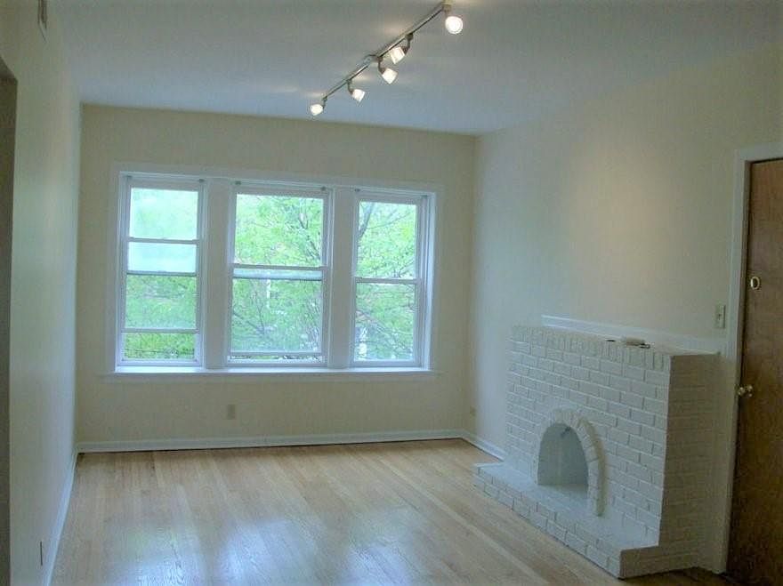 1st image of 6625 N Lakewood Ave #2D