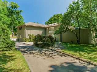 349 Florida Hill Rd, Ridgefield, CT 06877