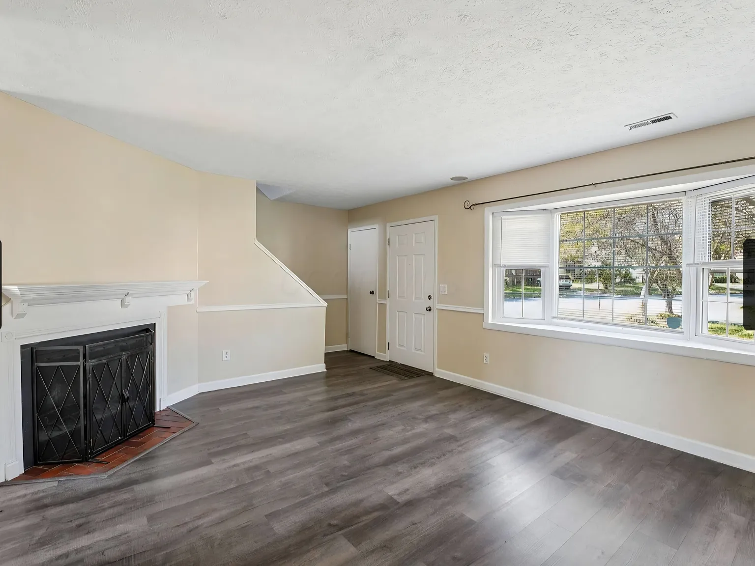 2 bed, 2.5 bath, 1280 sqft, $1,800 — Photo 3