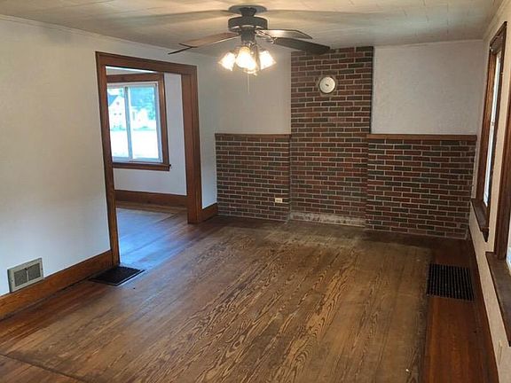 2nd image of 1126 Union St