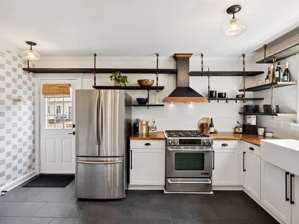 951 Graybar Ln, Nashville, TN 37204
