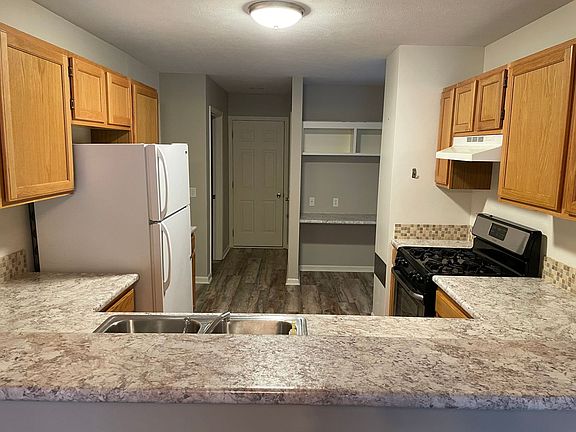 4th image of 1776 Park Trl NE