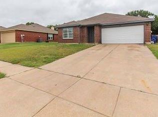 836 Canyon Cove Dr, Burleson, TX 76028