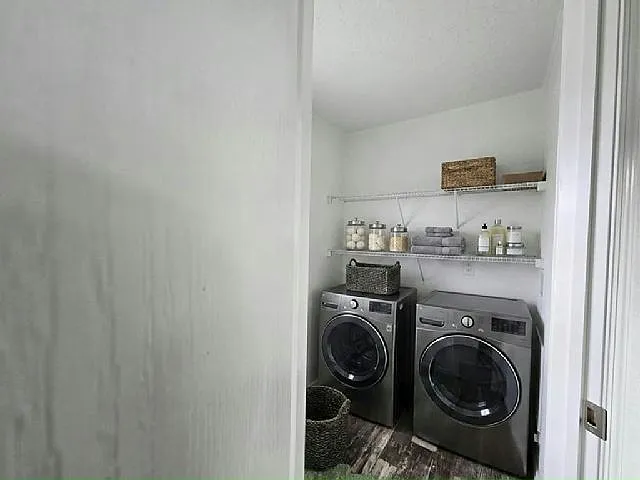 3 bed, 2.0 bath, 1216 sqft, $3,300 — Photo 4