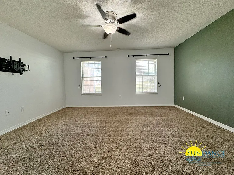 701 Lynn Brk E — Photo 10