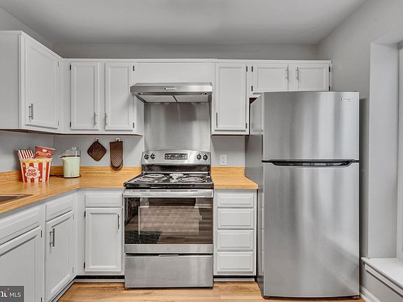3rd image of 4508 Hazeltine Ct #I