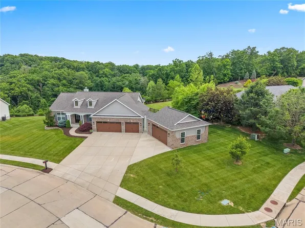 1062 Walnut Ter, Byrnes Mill, MO 63049