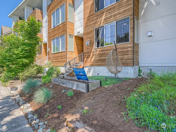 4808 Linden Avenue N, Seattle, WA 98103