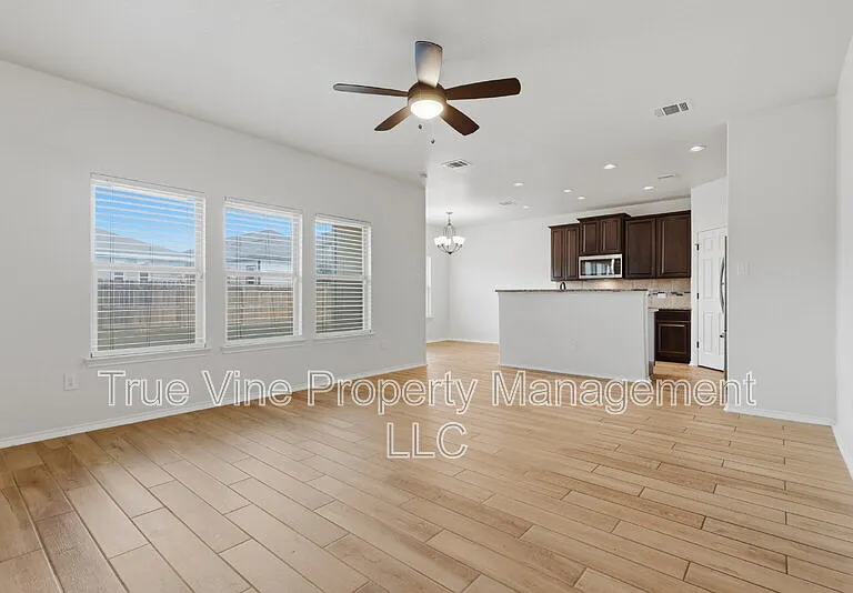 114 Katy Way — Photo 11