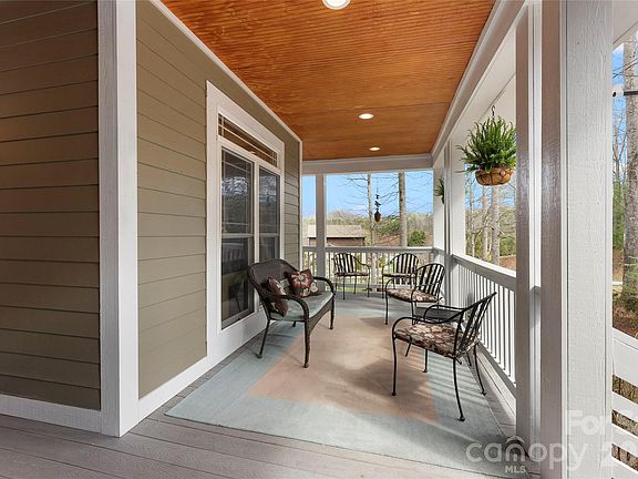 4th image of 53 Sovereign Ln