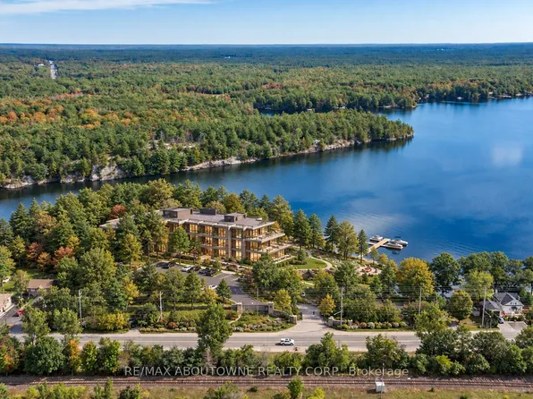 310 & 360 Moody Dr, Gravenhurst, ON P1P 1H4