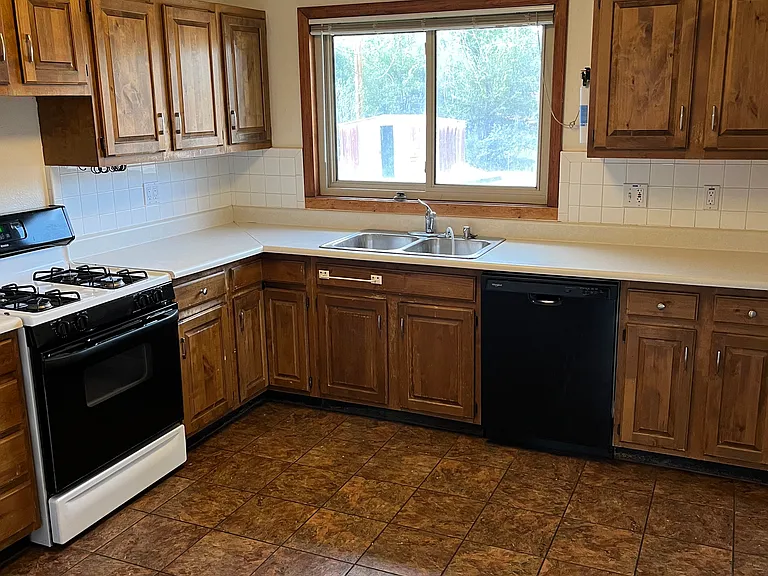 836 Brookside Dr — Photo 4