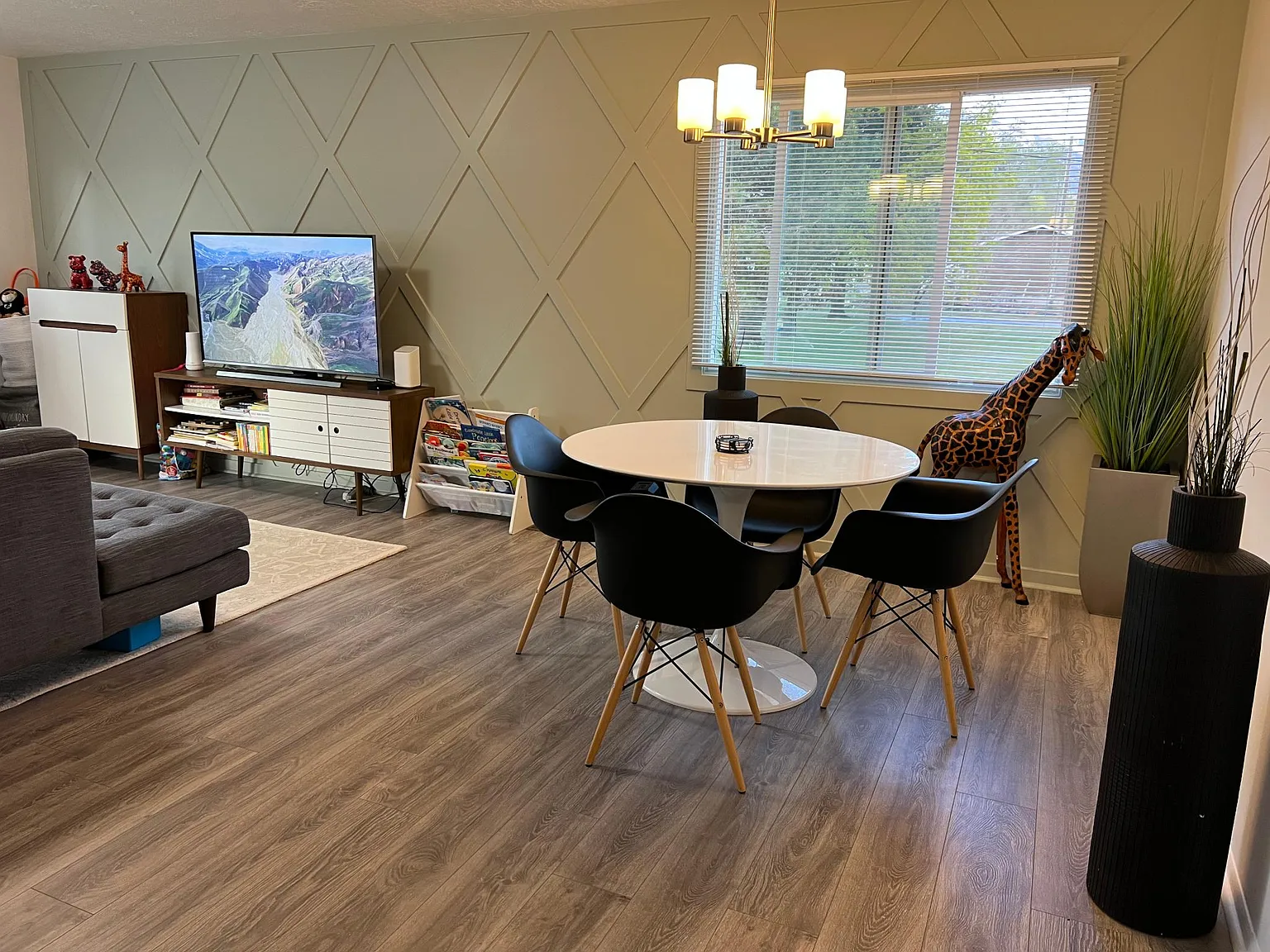 3 bed, 1450 sqft, $1,990 — Photo 3